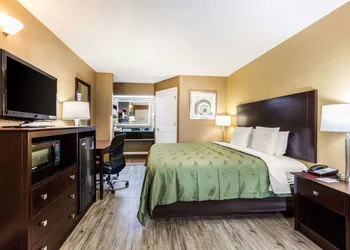 Quality Inn Bessemer I-20 exit 108 hotel thumbnail 7