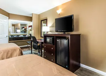 Quality Inn Bessemer I-20 exit 108 hotel thumbnail 8