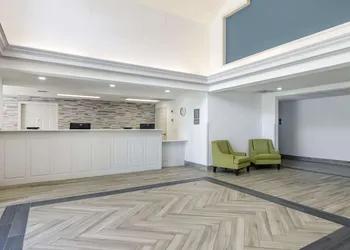 Comfort Inn Martinsville hotel thumbnail 2