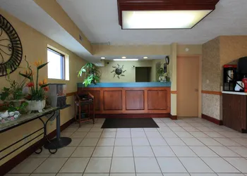 Americas Best Value Inn North Capital hotel thumbnail 2