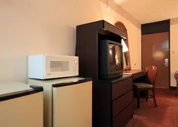 Americas Best Value Inn North Capital hotel thumbnail 5