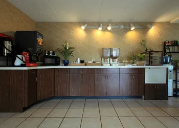 Americas Best Value Inn North Capital hotel thumbnail 7