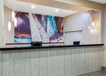 La Quinta Inn & Suites by Wyndham Pharr North McAllen hotel thumbnail 4