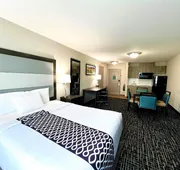 La Quinta Inn & Suites by Wyndham Pharr North McAllen hotel detail image 7