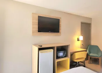 Days Inn by Wyndham McAllen hotel thumbnail 5