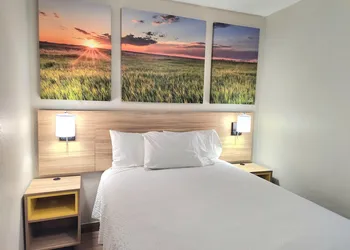 Days Inn by Wyndham McAllen hotel thumbnail 6