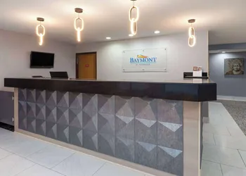 Baymont by Wyndham Warrenton hotel thumbnail 2