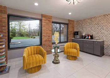 Baymont by Wyndham Warrenton hotel thumbnail 4