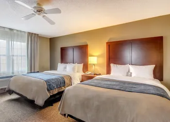 Comfort Inn & Suites Grafton - Cedarburg hotel thumbnail 6