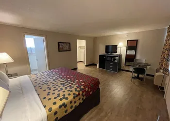Economy Inn hotel thumbnail 4
