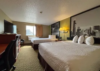 Super 8 by Wyndham Pontiac hotel thumbnail 8