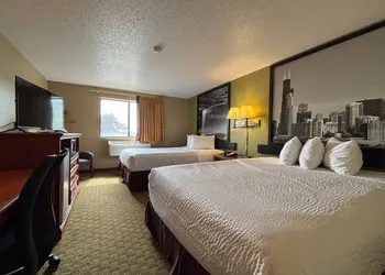Super 8 by Wyndham Pontiac hotel thumbnail 8