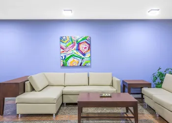 Super 8 by Wyndham Brinkley hotel thumbnail 2