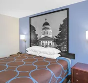 Super 8 by Wyndham Brinkley hotel detail image 7