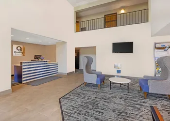 Quality Inn Chesterton near Indiana Dunes National Park I-94 hotel thumbnail 2