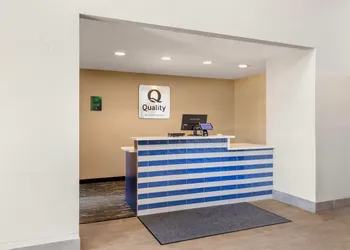 Quality Inn Chesterton near Indiana Dunes National Park I-94 hotel thumbnail 5