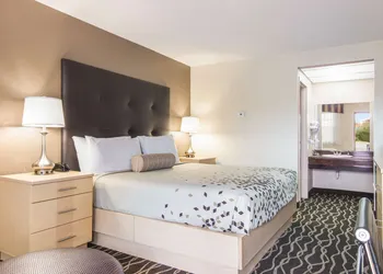 Americas Best Value Inn Alliance hotel thumbnail 6