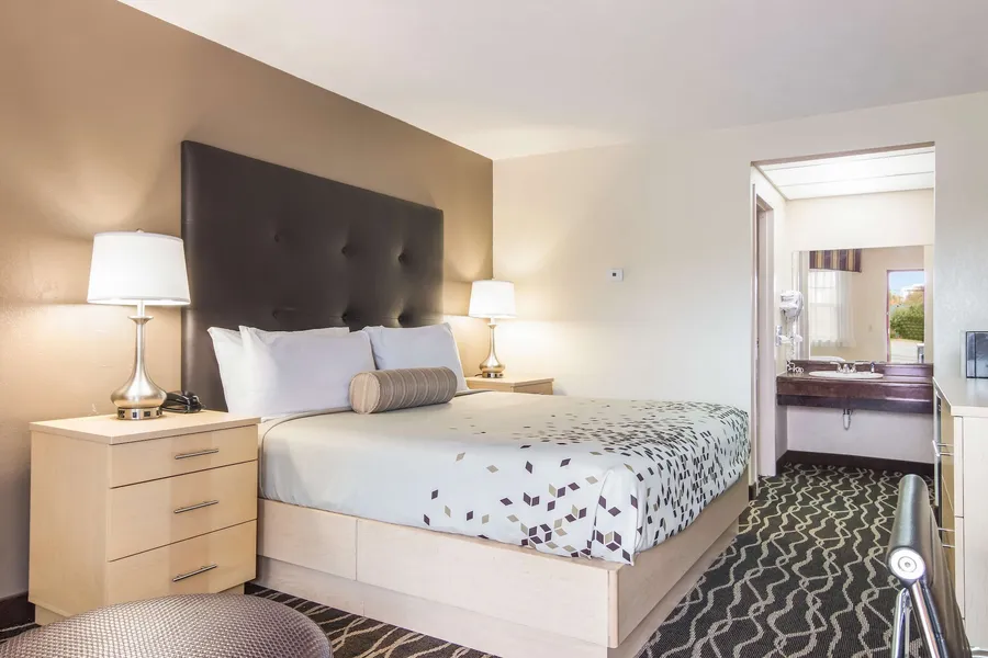 Americas Best Value Inn Alliance hotel detail image 6