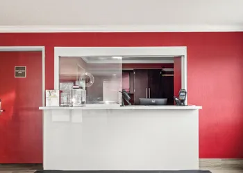 Red Roof Inn PLUS+ Belleville hotel thumbnail 2