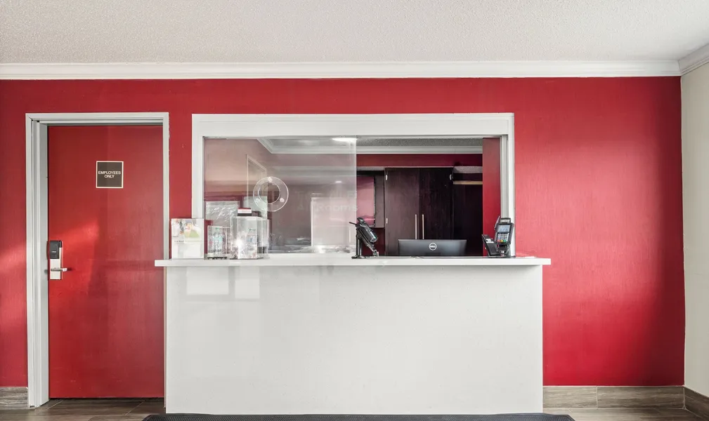 Red Roof Inn PLUS+ Belleville hotel detail image 2