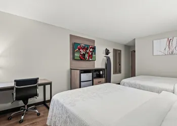 Red Roof Inn PLUS+ Belleville hotel thumbnail 7
