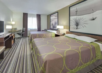 Super 8 by Wyndham Roswell hotel thumbnail 4