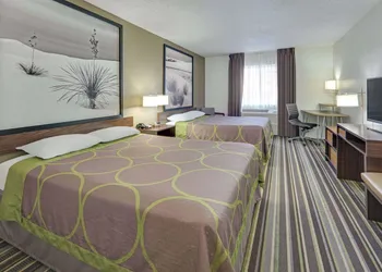 Super 8 by Wyndham Roswell hotel thumbnail 5