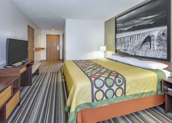 Super 8 by Wyndham Roswell hotel thumbnail 7
