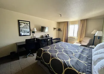 Super 8 by Wyndham Macon hotel thumbnail 6