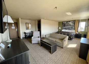 Super 8 by Wyndham Macon hotel thumbnail 8