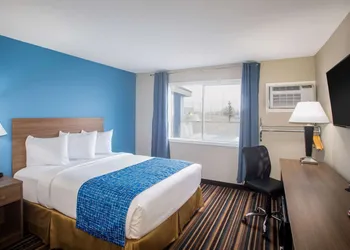 Travelodge by Wyndham Wahpeton Event Center hotel thumbnail 4