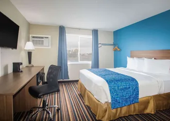Travelodge by Wyndham Wahpeton Event Center hotel thumbnail 5