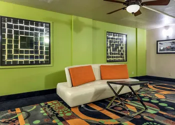 Comfort Inn & Suites Mansfield hotel thumbnail 4