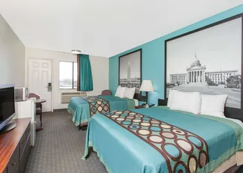 Super 8 by Wyndham Sallisaw hotel thumbnail 4