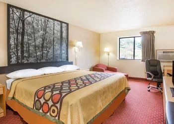 Super 8 by Wyndham Lexington VA hotel thumbnail 5