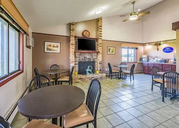 Rodeway Inn Saint Joseph hotel thumbnail 2