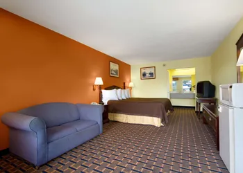 Days Inn by Wyndham Richburg hotel thumbnail 6