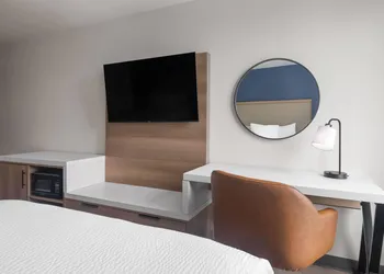 La Quinta Inn & Suites by Wyndham Myrtle Beach hotel thumbnail 5