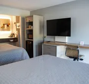 Columbus Inn and Suites hotel detail image 5