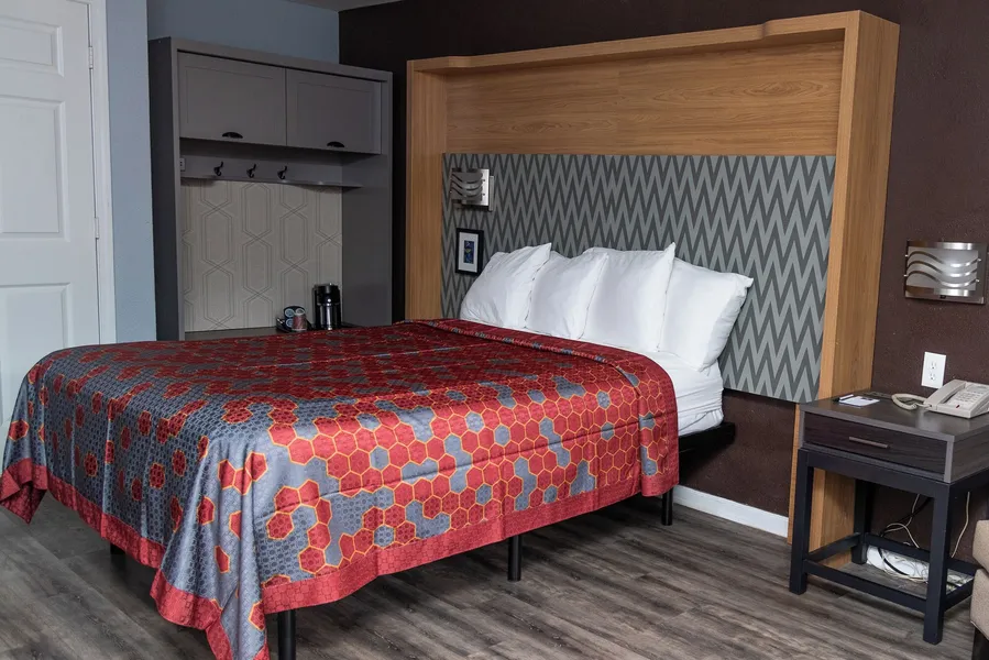 Columbus Inn and Suites hotel detail image 6