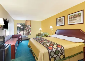 Super 8 by Wyndham Morristown/South hotel thumbnail 5