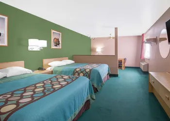Super 8 by Wyndham Fort Sumner hotel thumbnail 3
