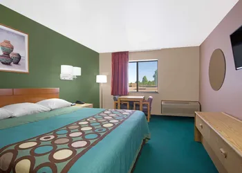 Super 8 by Wyndham Fort Sumner hotel thumbnail 4