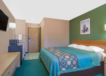 Super 8 by Wyndham Fort Sumner hotel thumbnail 5