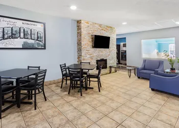 Super 8 by Wyndham Kokomo hotel thumbnail 2