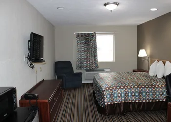 Super 8 by Wyndham Missouri Valley hotel thumbnail 7