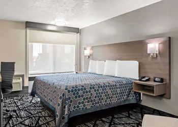 SureStay Hotel by Best Western Duncan hotel thumbnail 6