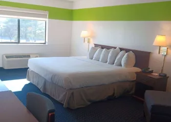 Ramada Limited Mount Sterling hotel thumbnail 8