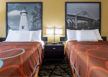 Super 8 by Wyndham Wooster hotel thumbnail 5