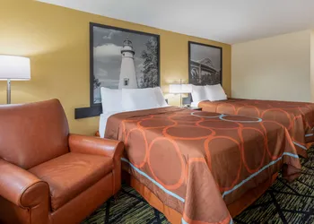 Super 8 by Wyndham Wooster hotel thumbnail 6